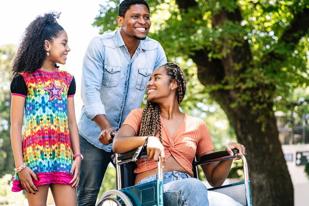 Qualidade de Vida Familiar: uma revisão integrativa sobre famílias de pessoas com deficiências